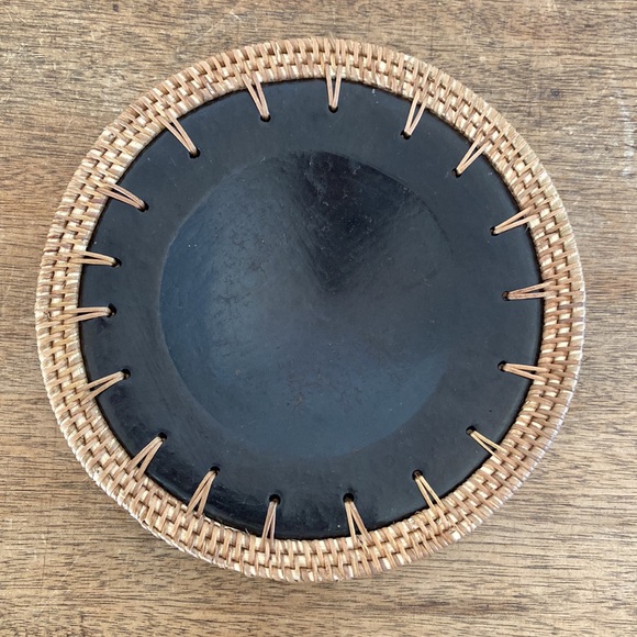 Earthenware Plate Bowl with Rattan Edges - Picture 6 of 7